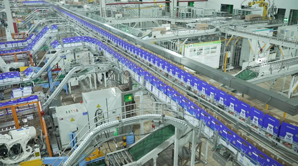 小滿不自滿！探訪“蜘蛛俠”所在的蒙牛保定工廠